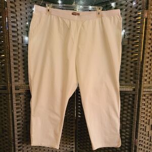 NWOT Jessica London 26W stretch white denim capris